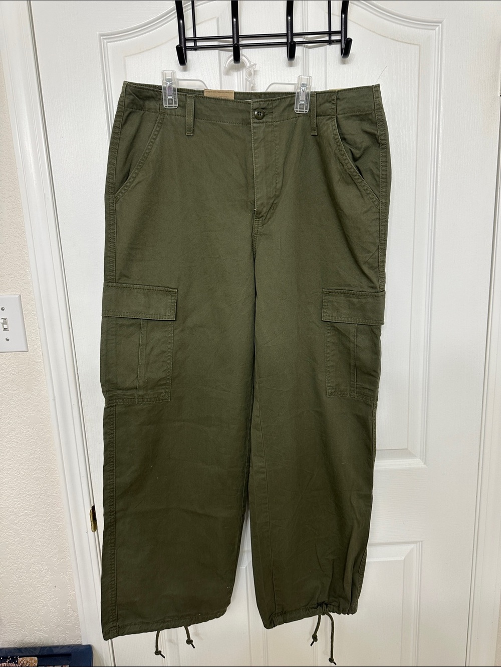 Levi’s baggy cargo